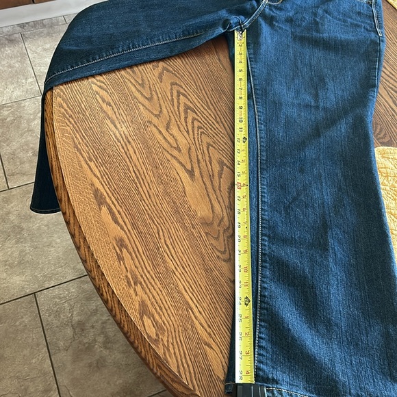 Faded Glory curvy bootcut jeans. Size 14. Like new condition - Picture 8 of 9